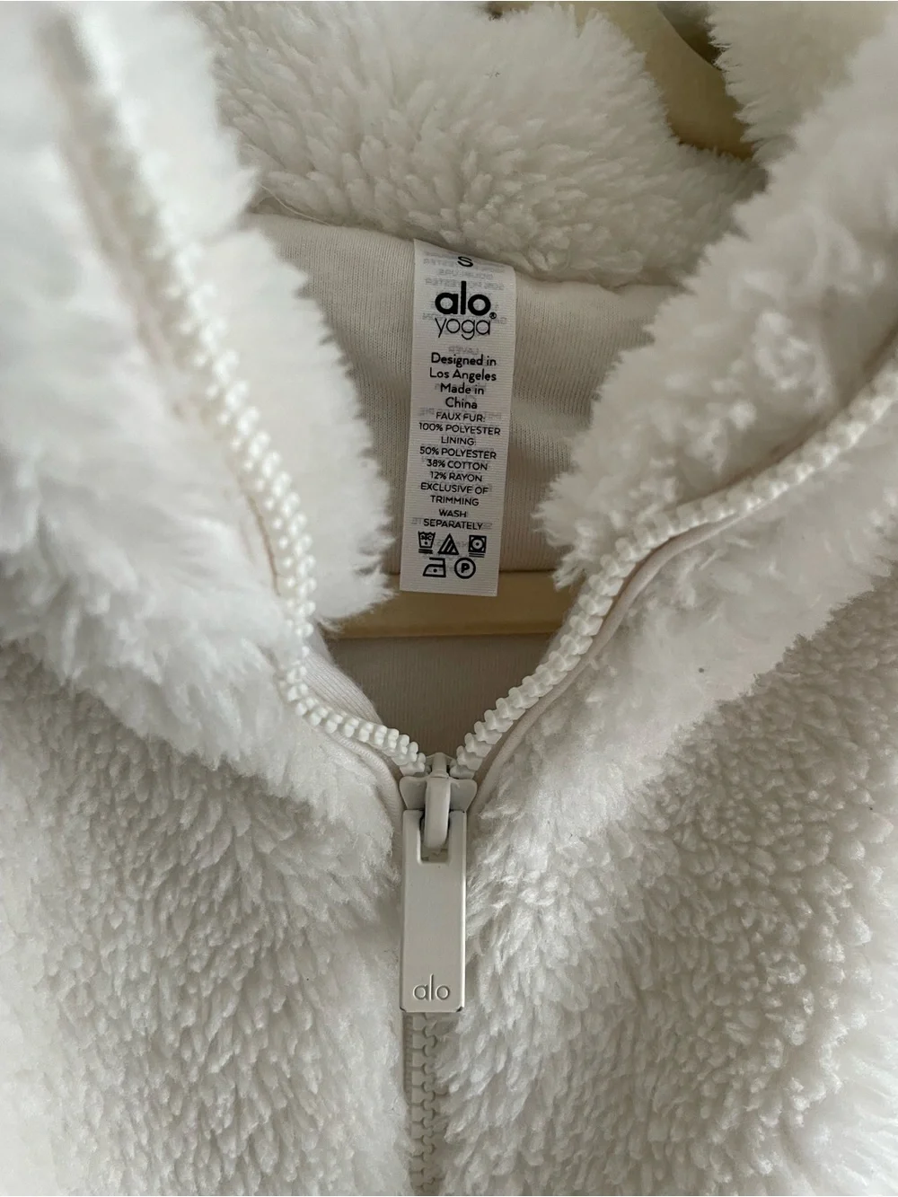 Alo Foxy Sherpa Fleece Hooded Jacket White